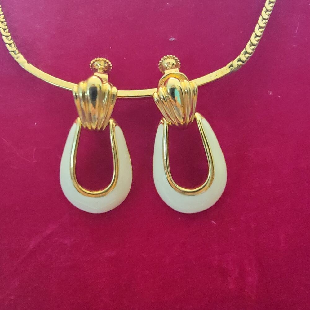 Vintage Napier Off White Door Knocker Dangle Gold Tone Clip Screw Back Earrings